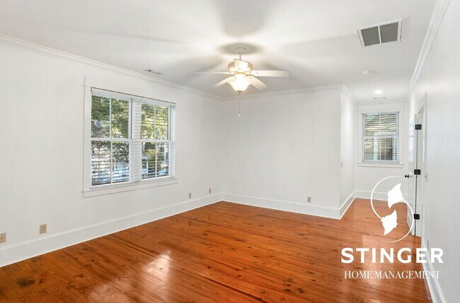 Building Photo - 14 Hayek St