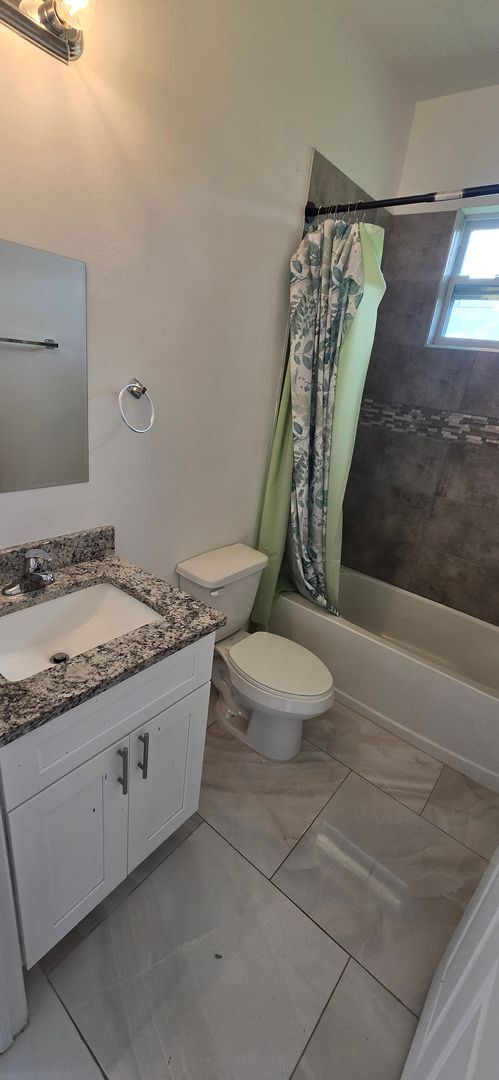 Building Photo - GREAT SW LEHIGH LOCATION-THREE BEDROOM -2 BATH-MOVE IN READY