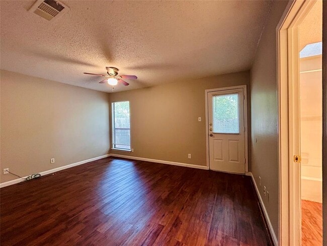 Building Photo - 9221 Kempler Dr