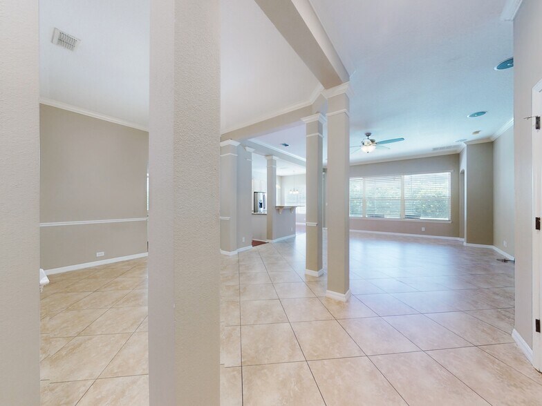 Building Photo - 610 Victoria Hills Dr