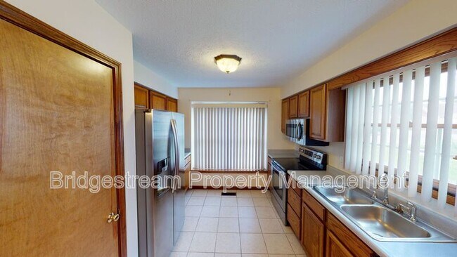 Building Photo - 1632 Tamworth Cir