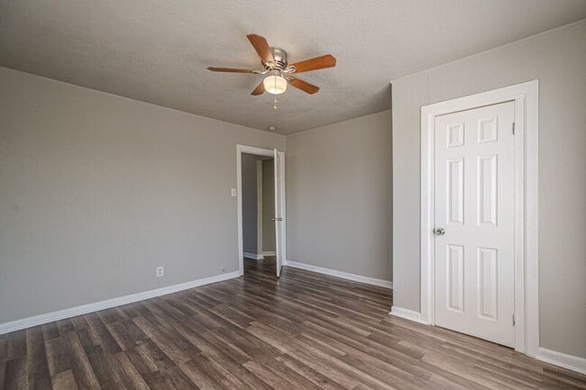 Building Photo - 2323 Arbor Pl