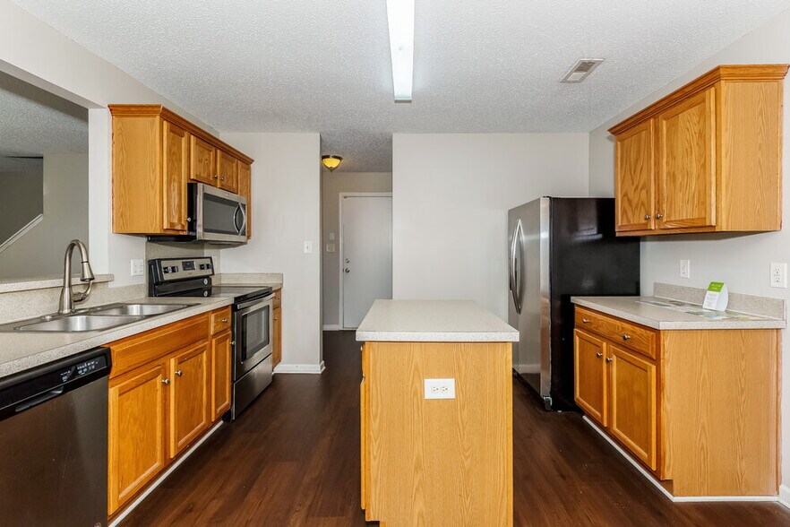 Building Photo - 14620 Arlandes Dr
