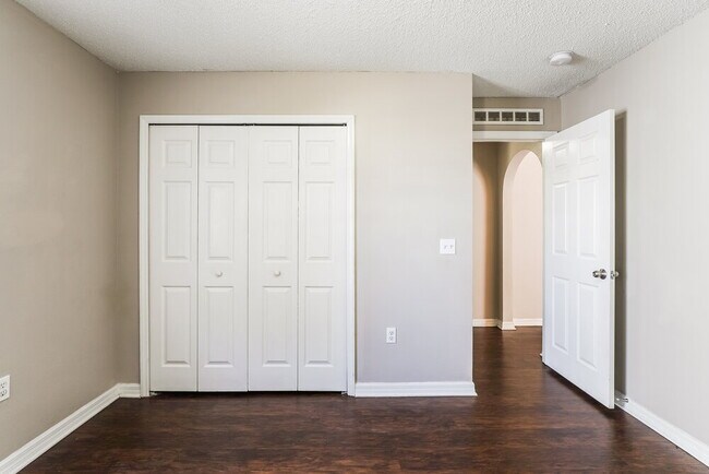 Building Photo - 2688 Whispering Trails Dr