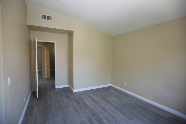 Building Photo - 42084 Orange Blossom Dr