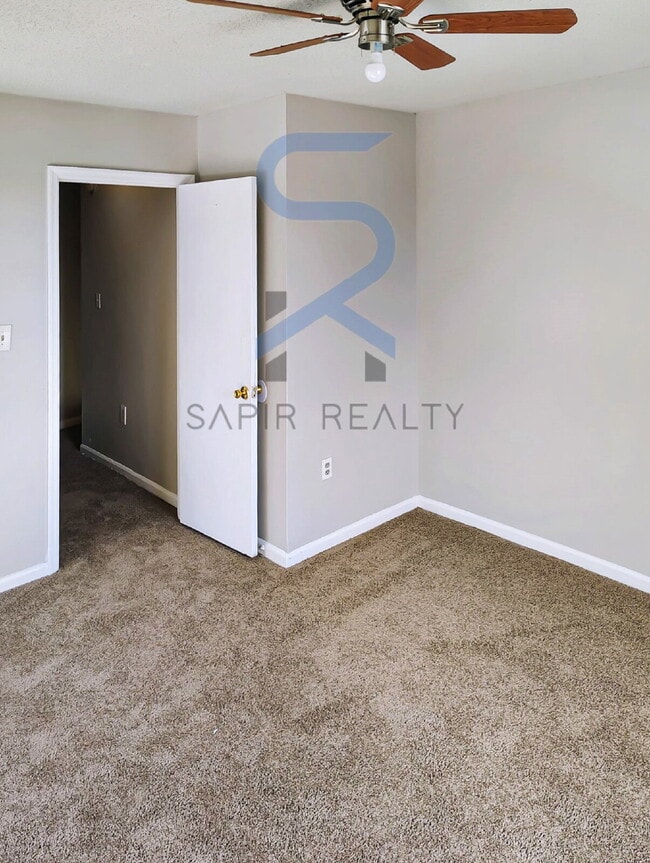 Building Photo - 774 Lilly Ave
