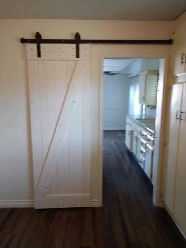 Building Photo - 3333 El Encanto Ct
