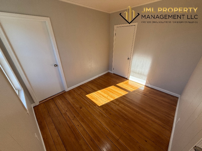 Building Photo - 52 Pitman St