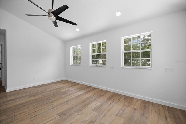 Building Photo - 1628 SE 29th Terrace