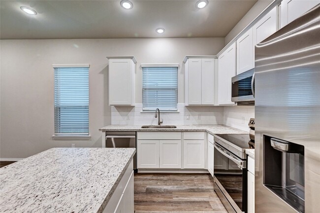 Building Photo - 10196 Barberry St