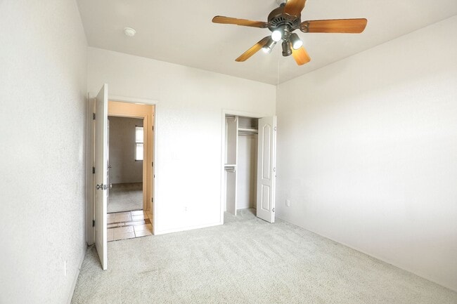 Building Photo - 3 Bedroom 2 Bathroom plus Office