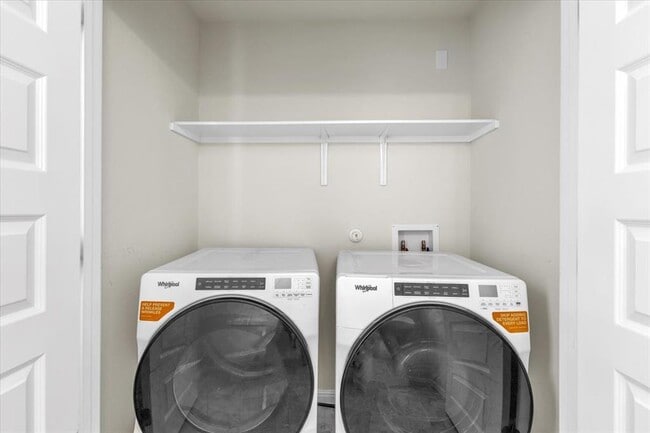 Building Photo - 440 Star Thistle St