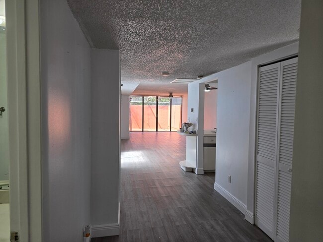 Building Photo - 10343 Greenhouse Rd