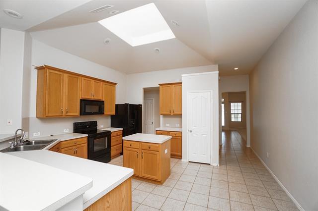 Building Photo - 624 White Falcon Way