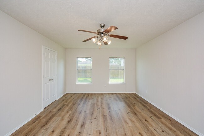 Building Photo - 7827 Talladega Springs Ln