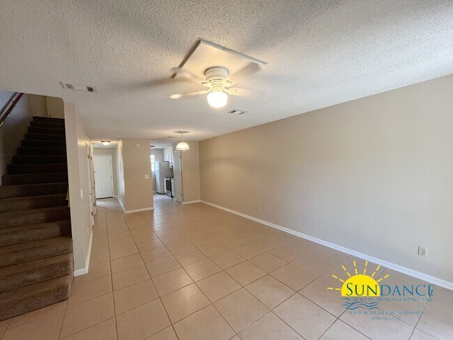 Building Photo - 828 Shadow Ln