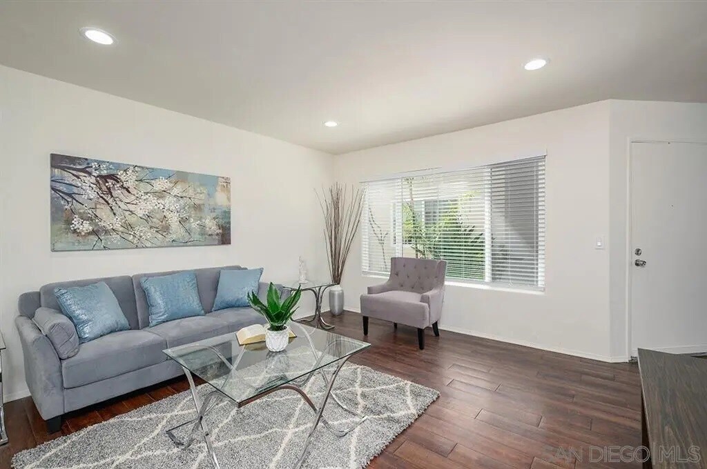 Building Photo - 6735 Amherst St