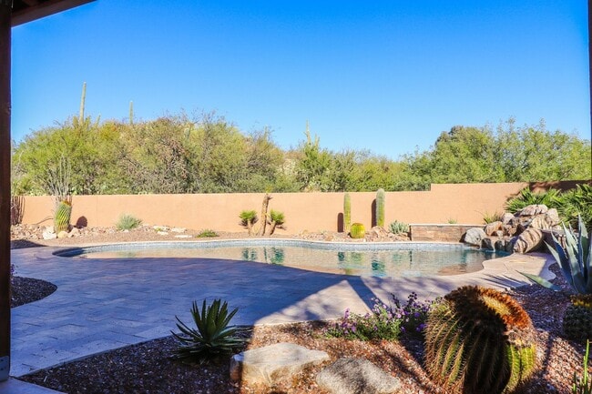 Building Photo - Contemporary Desert Beauty with Pool