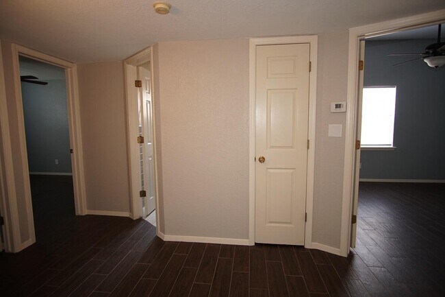 Building Photo - 6525 Brisa Del Mar Dr