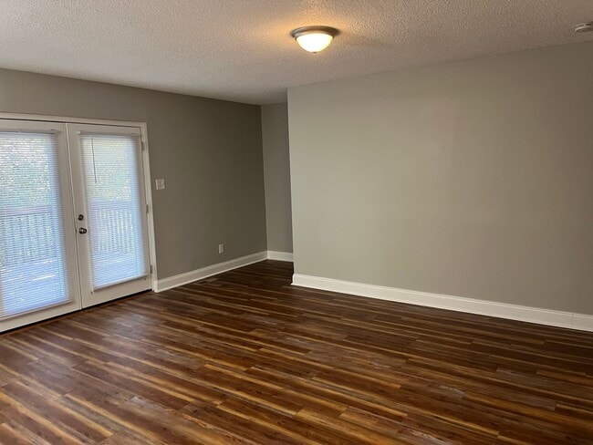 Building Photo - For Rent – Spacious 4-Bedroom Home in Knox...