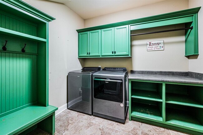 Building Photo - 730 Bennington Park Dr