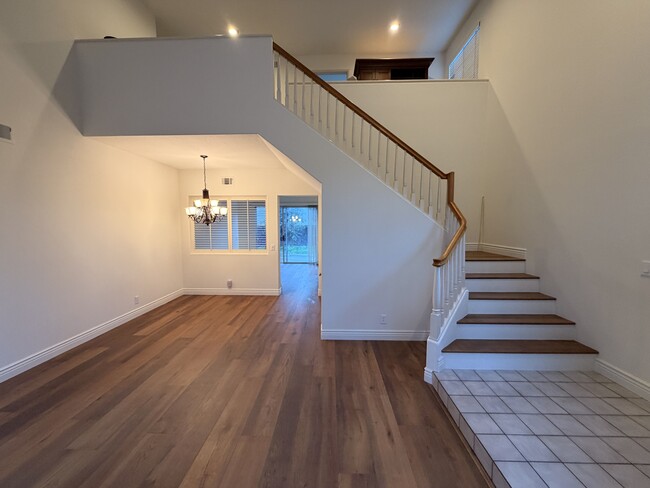 Building Photo - 27 Surfbird Ln