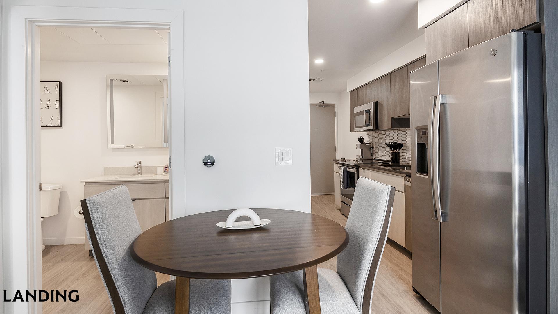 Building Photo - 707 S Farmer Ave