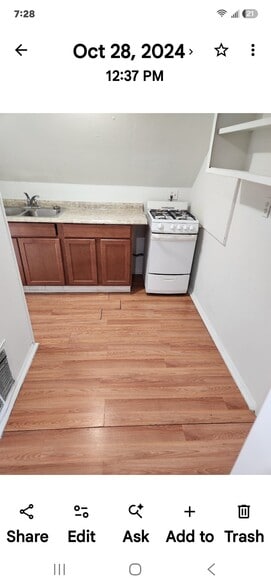 Building Photo - 13 Grove Pl