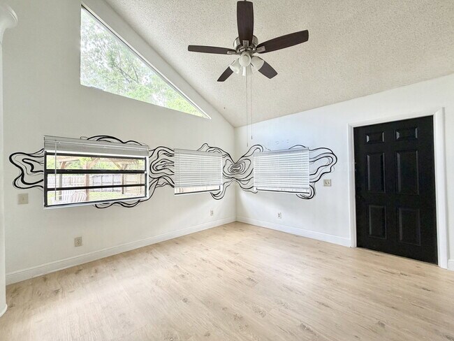 Building Photo - 10227 Comfort Cir