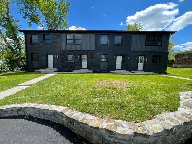 Building Photo - 1215 Mary Ross Ave