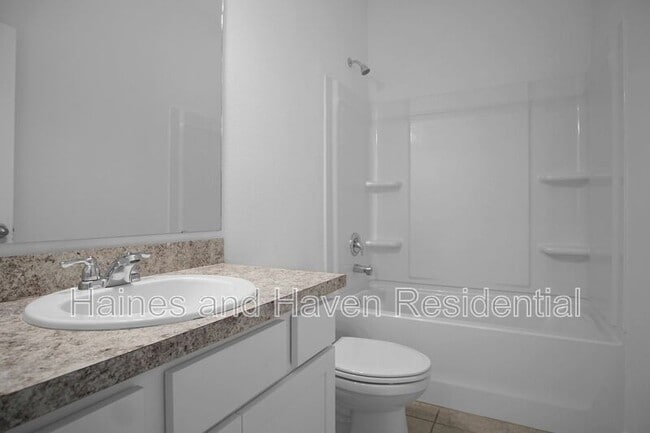 Building Photo - 456 Hennepin Lp