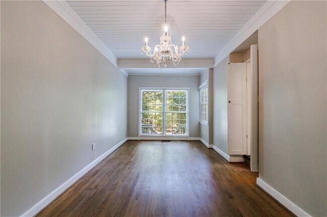 Building Photo - 2311 Pembrook Pl NE