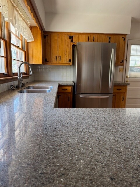 Building Photo - 6681 Castleton Dr NW