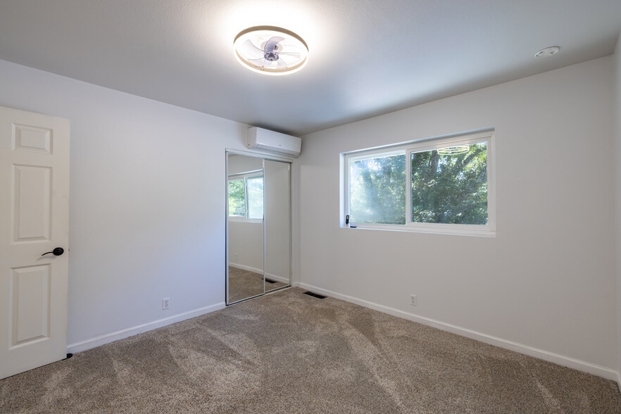 Building Photo - 3632 Ravenwood Ln