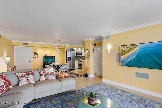 Building Photo - 1601 Ocean Dr S