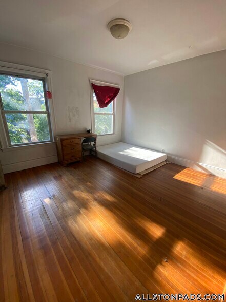 Building Photo - 19 Long Ave