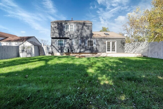 Building Photo - 5399 Thornburg Ct