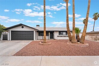 Building Photo - 3992 Chinchilla Ave