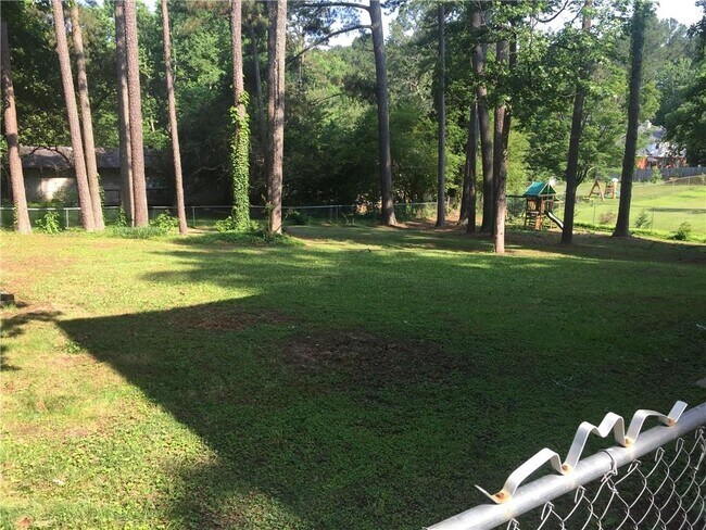 Building Photo - 5516 Pinedale Cir
