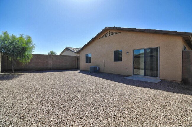 Building Photo - Great-room floor plan with 4 bedrooms PLUS den