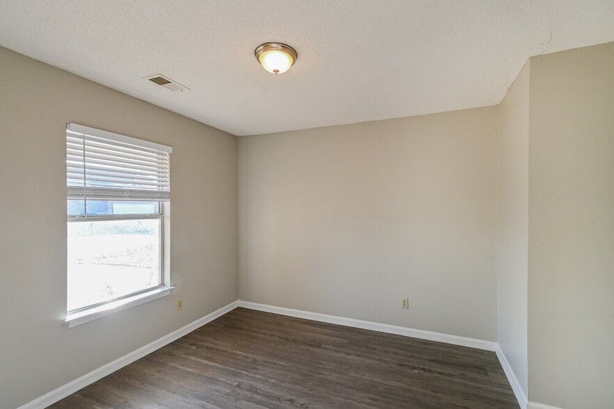 Building Photo - 5979 Prairie Cove