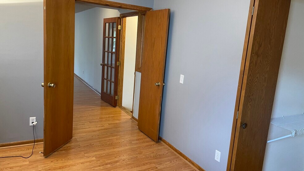 Building Photo - 5330 Highpointe Dr