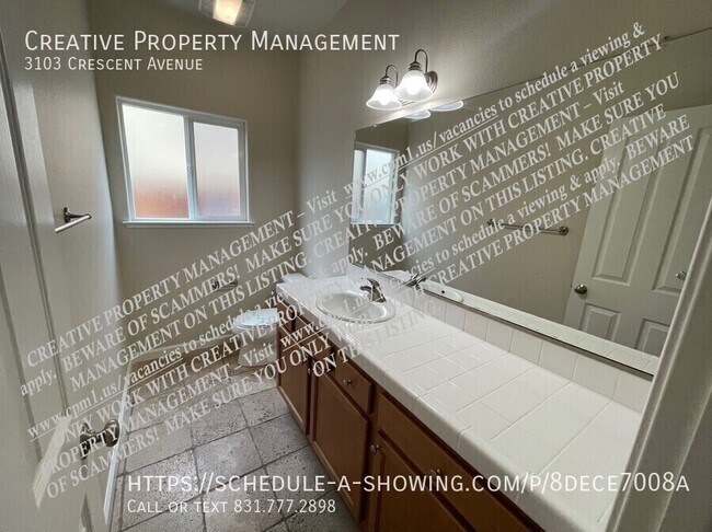 Building Photo - 3103 Crescent Ave