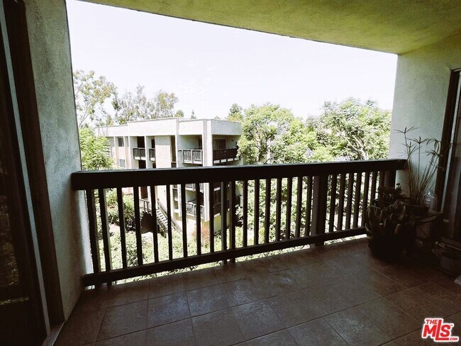 Building Photo - 8314 Raintree Cir