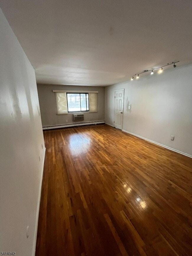 Building Photo - 401 Highway22B40U6