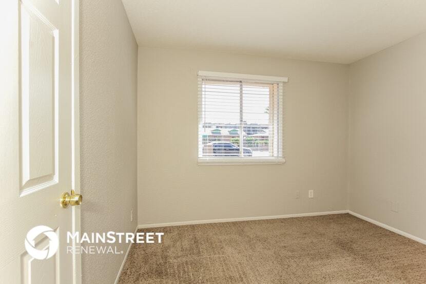 Building Photo - 2534 N 51st Dr