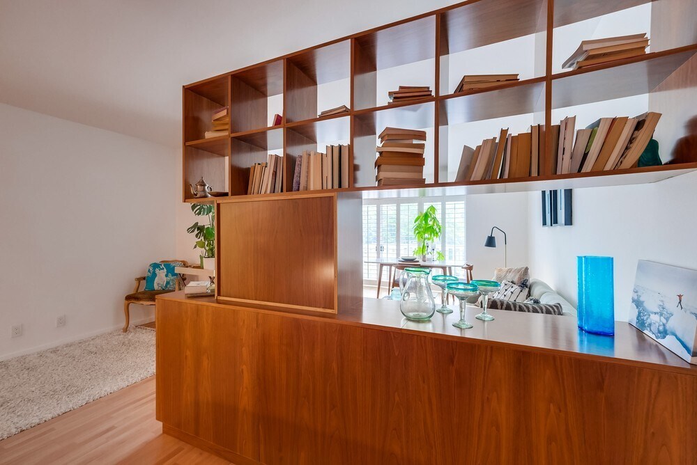 Building Photo - 999 N Doheny Dr