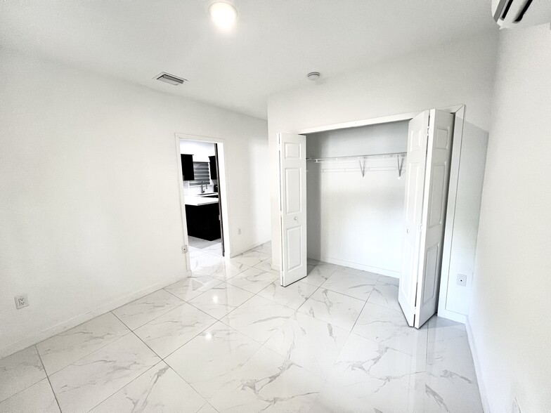 Building Photo - 1987 NW 49th St