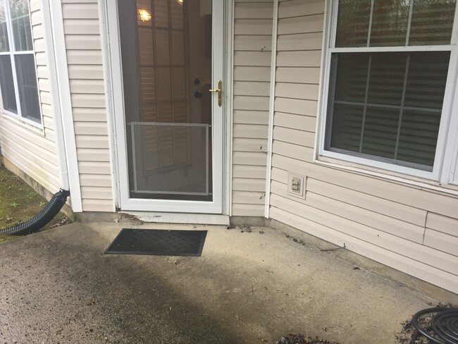 Building Photo - 2BR/ 2BA 1 Car Garage Condo in West Knox -...