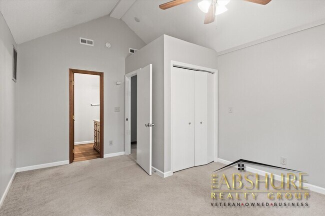 Building Photo - 5537 Kaplan Dr